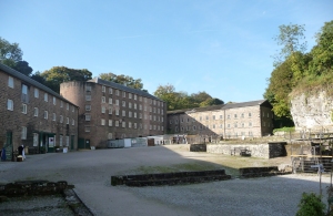 The Mill buildings from inside the yard, with the 1771 part ahead and to the right. 